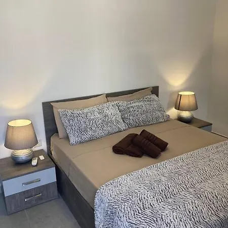 Dream Theatre Maisonette