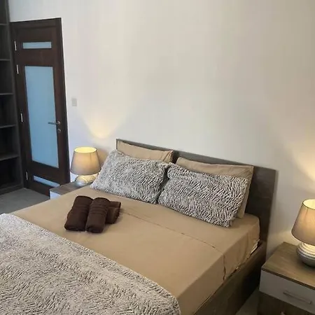 Dream Theatre Maisonette Apartment