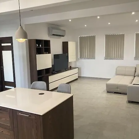 Dream Theatre Maisonette Apartment