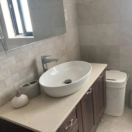 Dream Theatre Maisonette